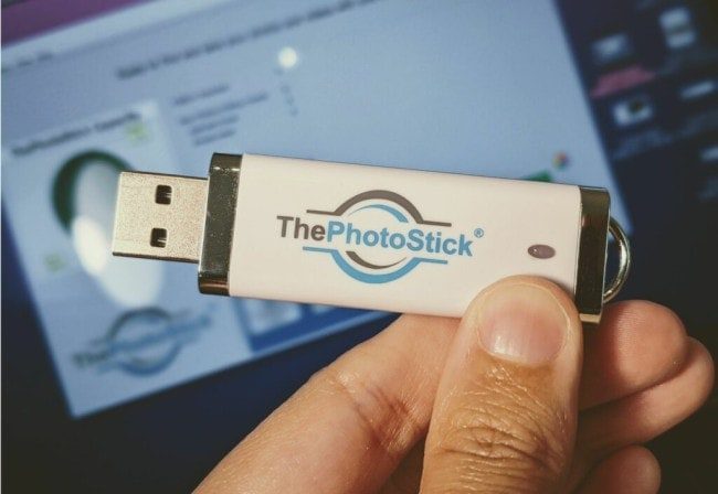 How To Use Photo Stick For iPhone